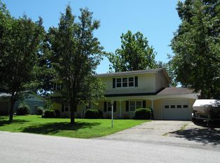 656 Skyline Dr, Brookfield, MO 64628