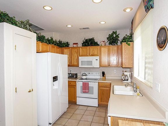 3rd image of 19554 N Bright Angel Ln