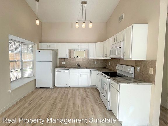 4th image of 219 Plumage Ln
