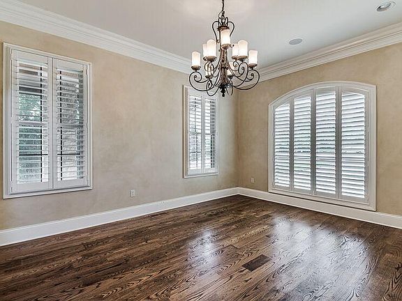 5th image of 8952 Legends Lake Ln