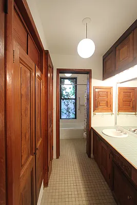 Rented by George Agiovlasitis, LREB | media 4
