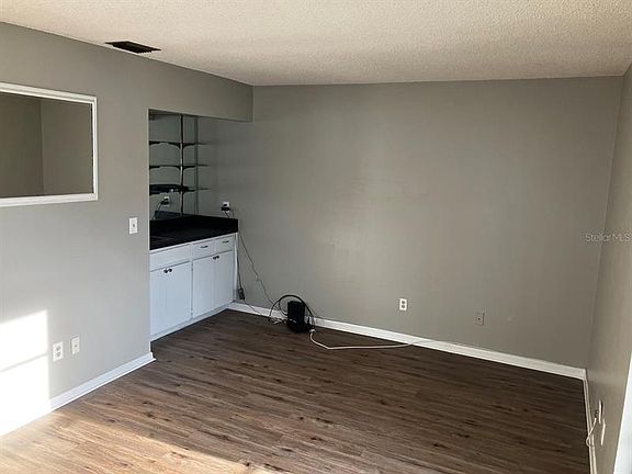 5th image of 10722 Crowngate Ln
