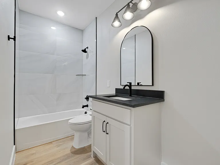 408 Foch St #203 — Photo 6