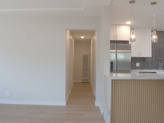 5th image of 206-212 S 35th St #A
