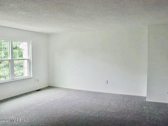 3rd image of 59 Covington Ct