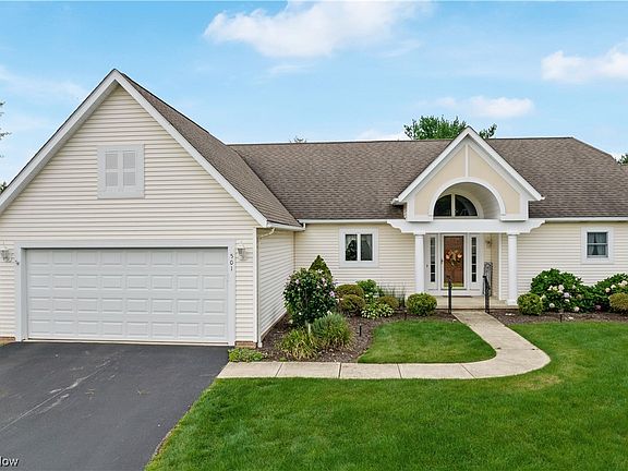 2nd image of 501 Heron Bay