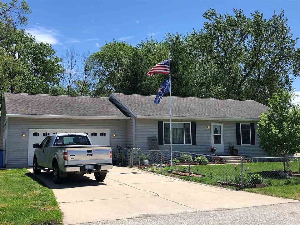 1st image of 851 Colleen Ave