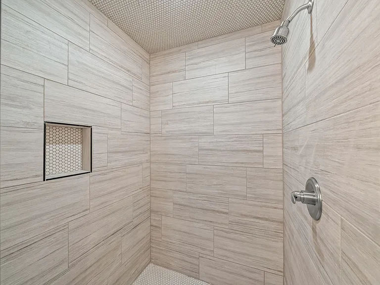 10517 East Cres #7400 — Photo 18
