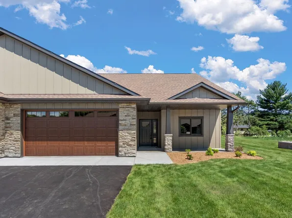 1060 Legend Ln, River Falls, WI 54022