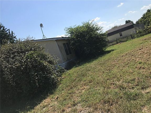 3rd image of 5815 Shady Hill Cir