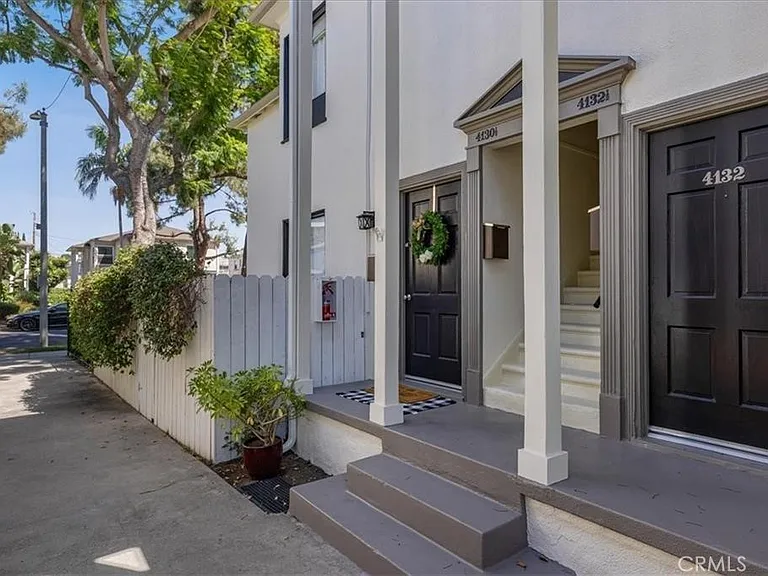 4132 Toluca Lake Ave — Photo 2