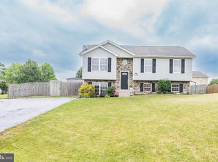 28 Roger Ct, Ranson, WV 25438