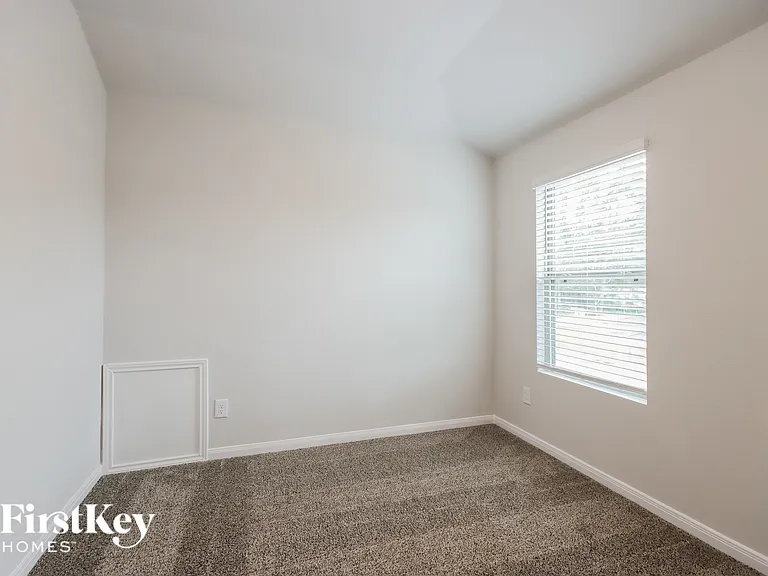 25597 Roy Rogers Rd — Photo 11