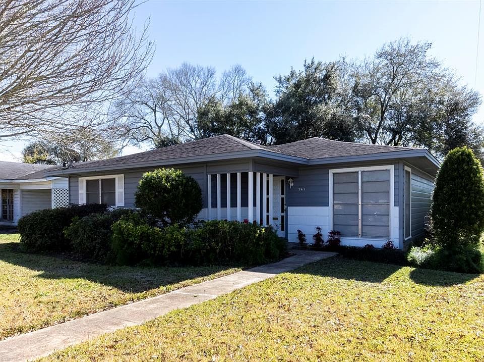 1st image of 761 Gulf Ave