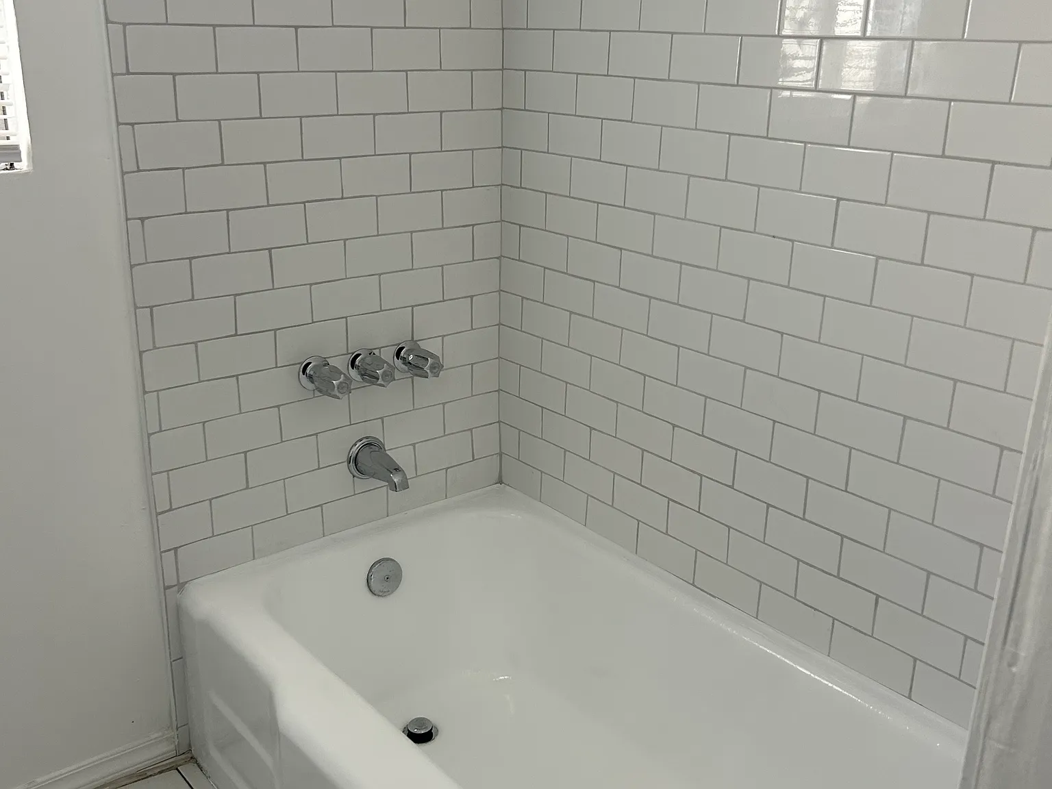 2 bed, 875 sqft, $2,100 — Photo 2