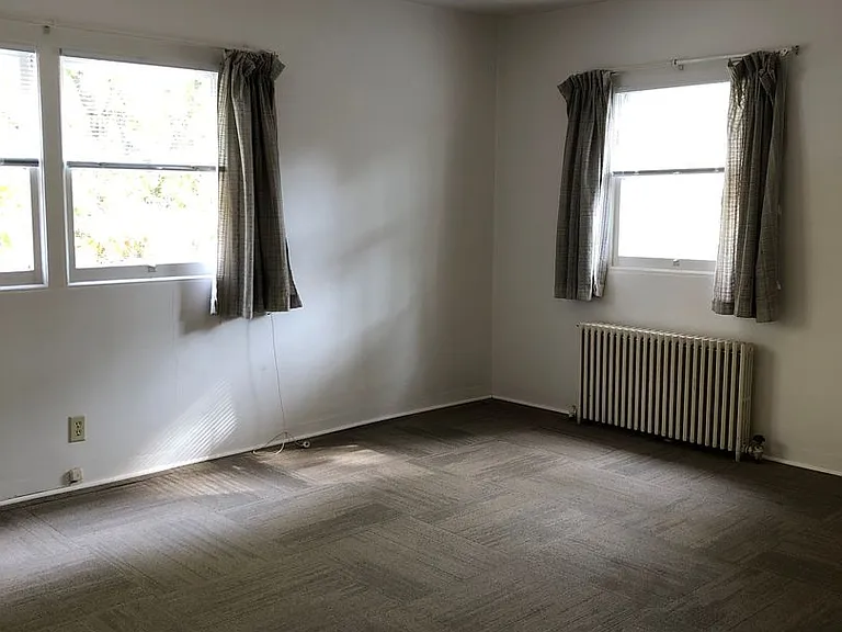 1860 Potter Street — Photo 13