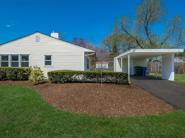 47 Yellowood Dr, Levittown, PA 19057