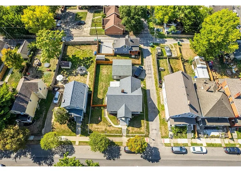 299 E Woodrow Ave — Photo 4