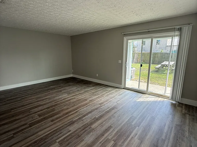 6221 Hibiscus Ave — Photo 13