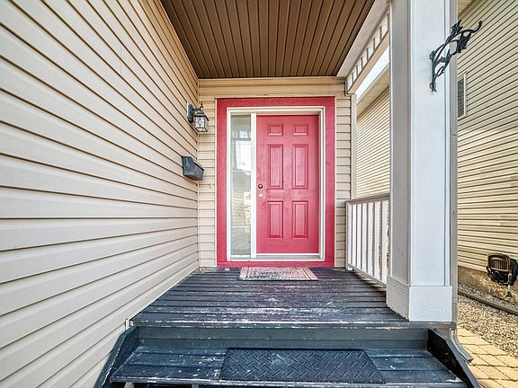 3rd image of 55 Chestermere Rd