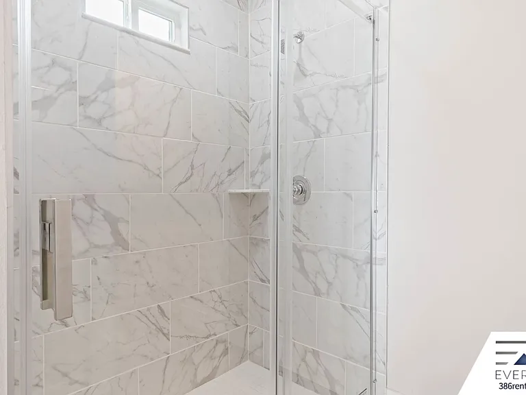 71 Point Of Woods Dr — Photo 20