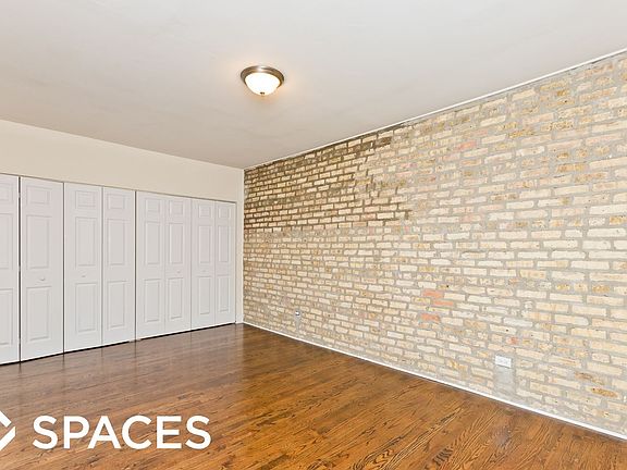 5th image of 937 W Cornelia Ave #Unt402