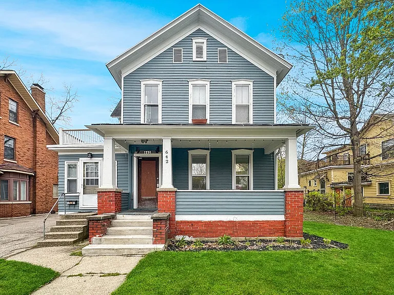 642 Cherry St SE #3 — Photo 1