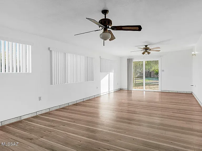 7931 E Malvern Pl — Photo 10