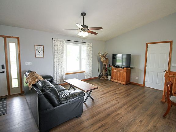 4th image of 1009 Faith St
