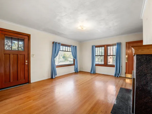 2350 NE 8th St, Bend, OR 97701