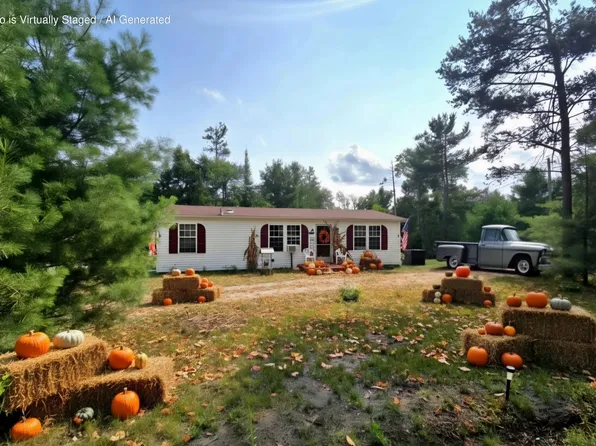 4090 Sunset Dr, Lewiston, MI 49756