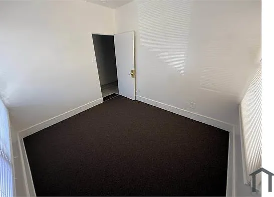 3 bed, 1200 sqft, $2,525 — Photo 3
