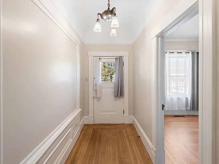 145 Myrtle St — Photo 7