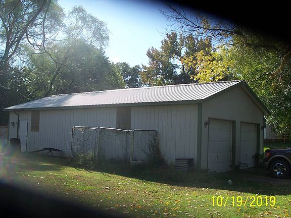 4th image of 202 E Liberty St