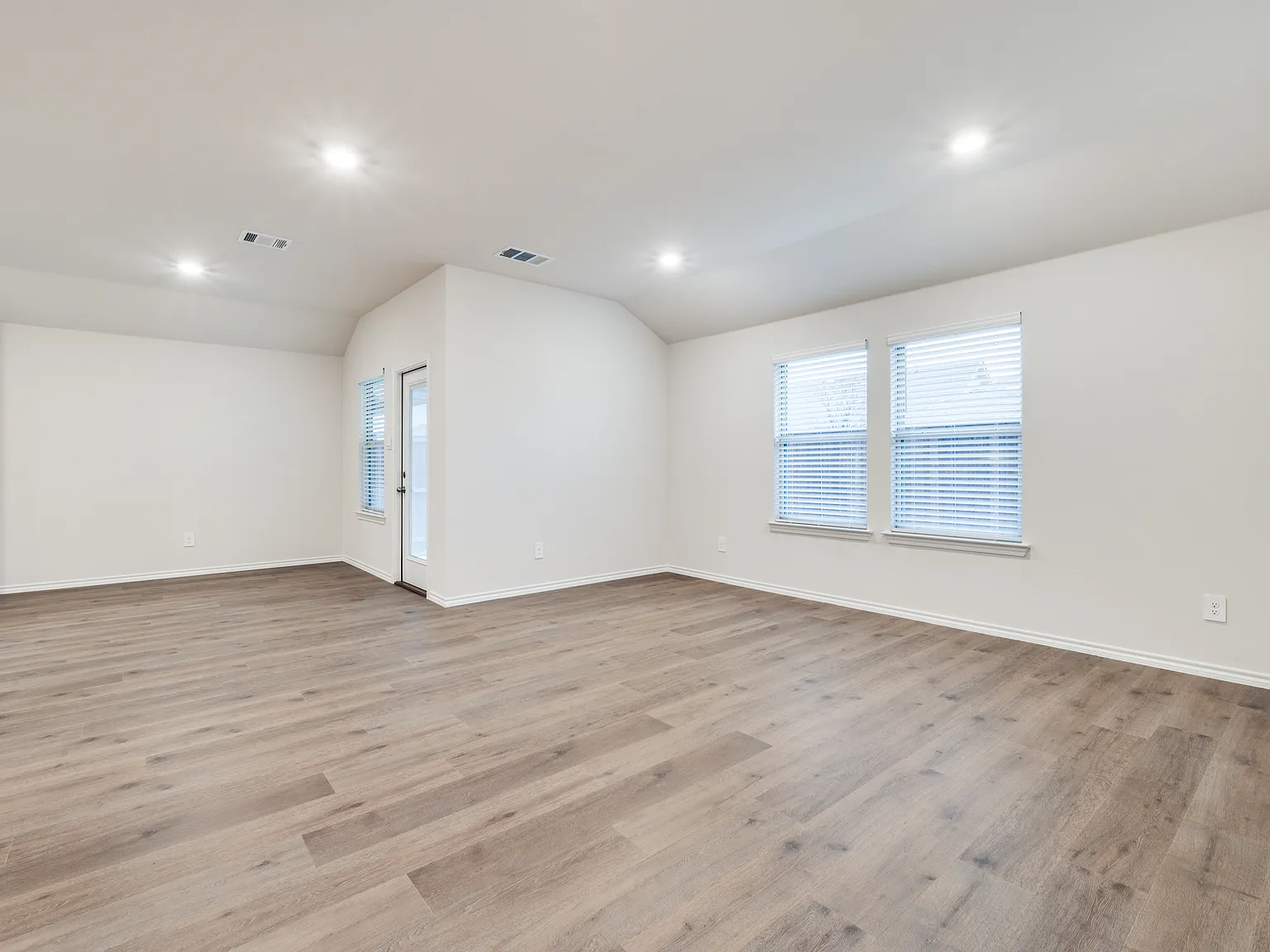 4 bed, 1798 sqft, $2,150 — Photo 4