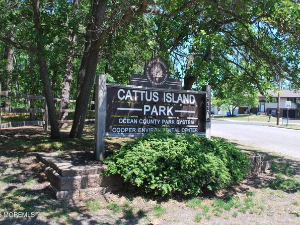 1230 Cattus Island Boulevard, Toms River, NJ 08753
