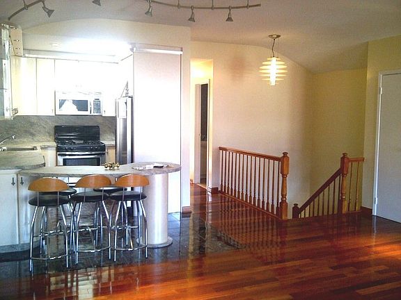 2nd image of 256 Katan Ave