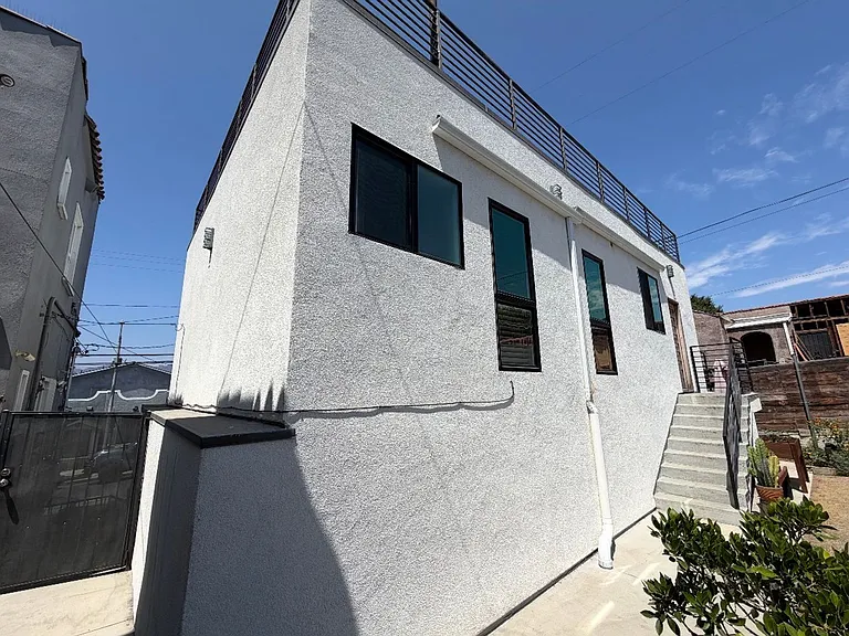 Serrano Place — Photo 1