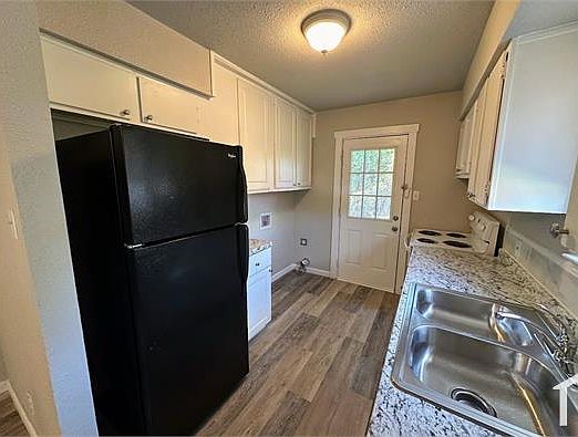 5th image of 1310 Meriweather Ave