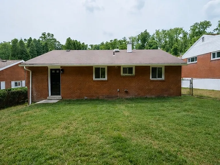 414 Elwood Dr — Photo 2