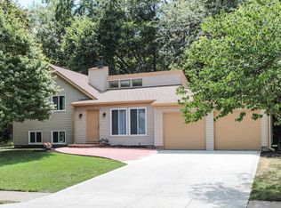11532 Creek Side Ln, Carmel, IN 46033