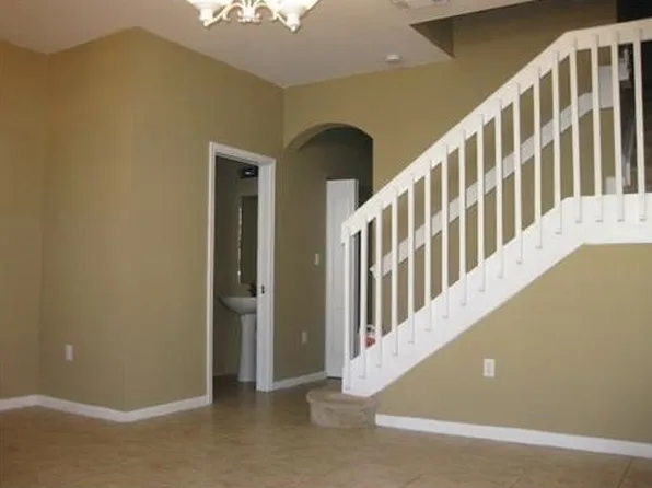 21215 NW 14th Pl APT 526, Miami Gardens, FL 33169
