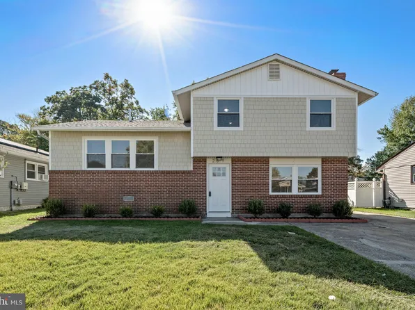 209 Twin Lakes Blvd, Little Egg Harbor, NJ 08087