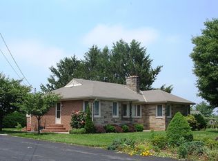 904 N Main St, Mount Airy, MD 21771
