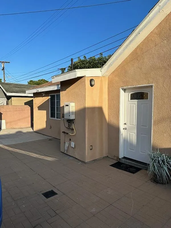 1819 W 41st Pl — Photo 3