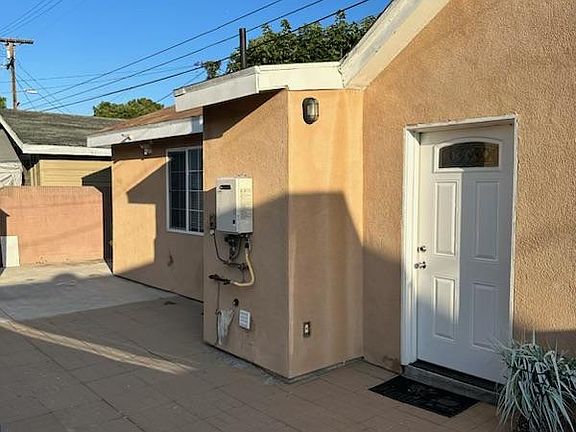 3rd image of 1819 W 41st Pl
