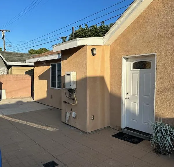 1819 W 41st Pl — Photo 3