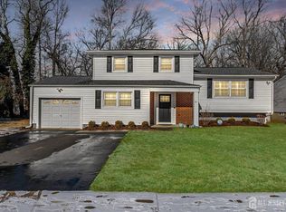 10 Winslow Rd, Edison, NJ 08837