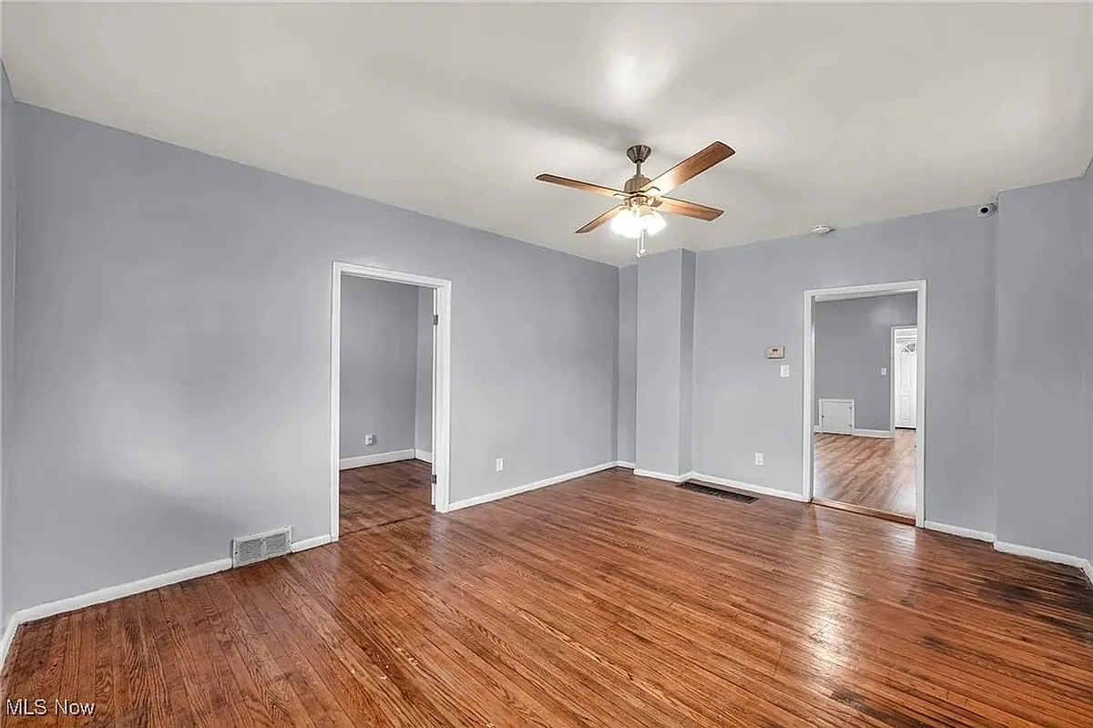 Building Photo - 3884 E 54th St