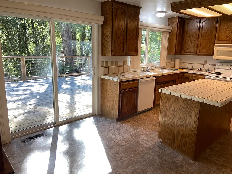 15076 Fay Rd — Photo 4